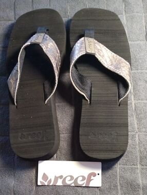 Reef Lulu Black Sandals with Metallic Embossed Pewter